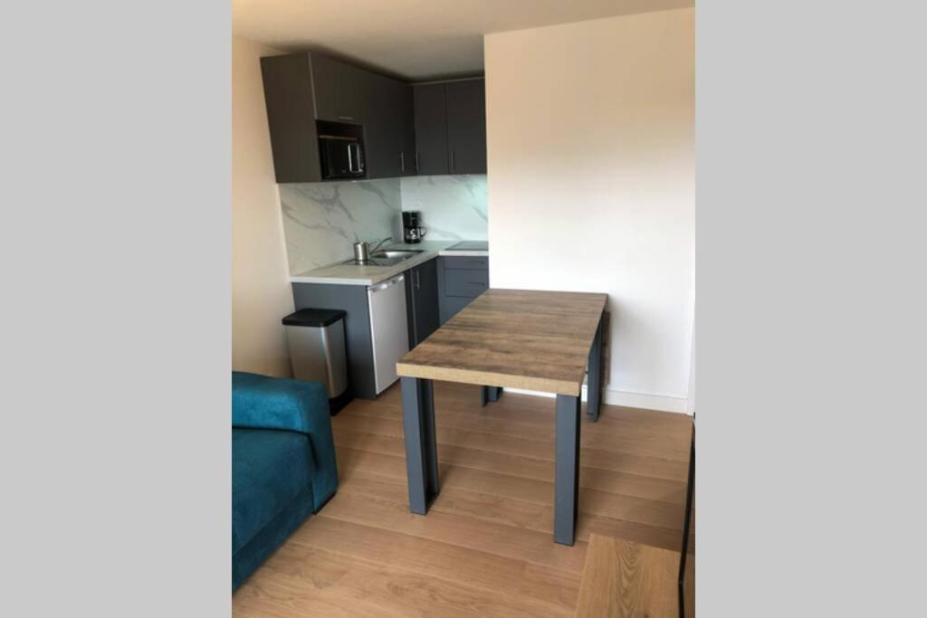 Appartement En Bord De Mer Сет Экстерьер фото